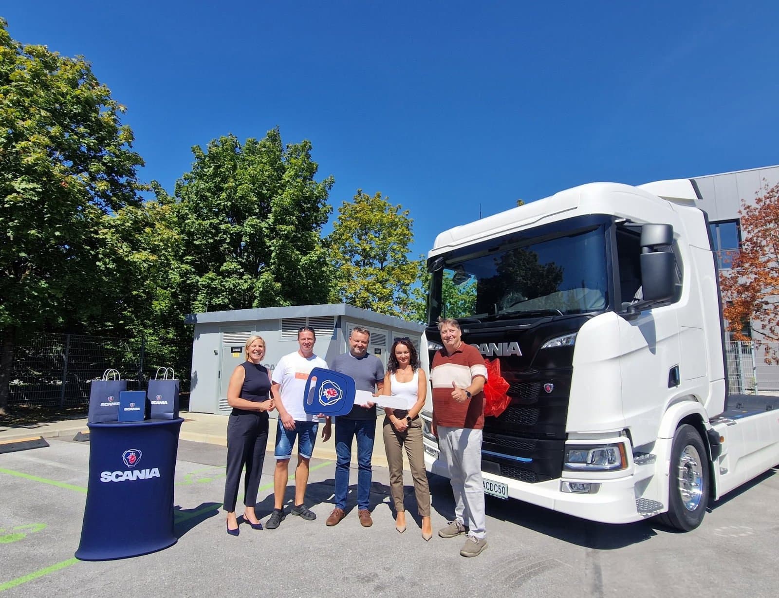 Logistika Škerget bogatejša za novo električno Scanio 40R